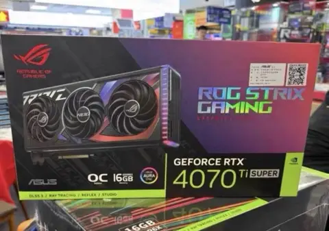 Asus ROG Strix GeForce RTX 4070 Ti Super OC 16GB za igranje.